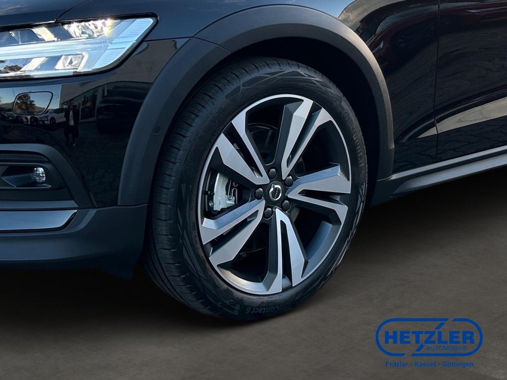 Volvo V60 Cross Country 2024