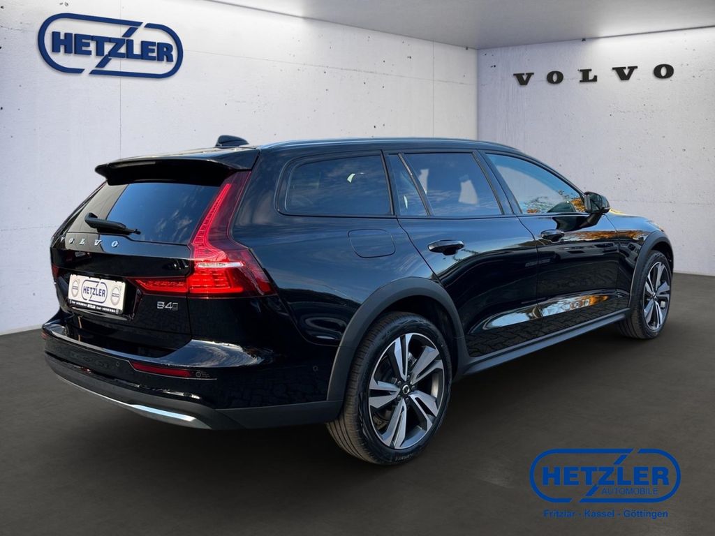 Volvo V60 Cross Country 2024