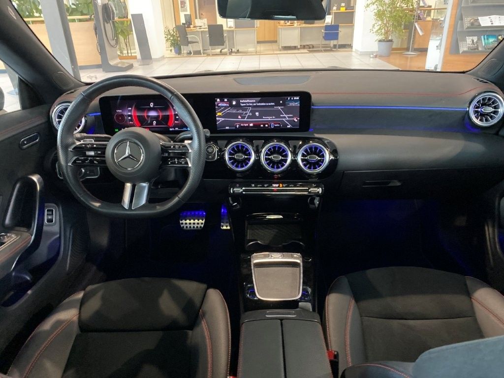 Mercedes-Benz CLA 200 2024