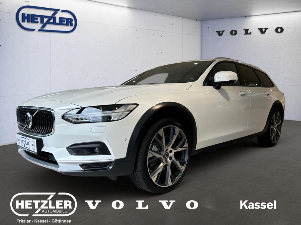 Volvo V90 Cross Country 2025
