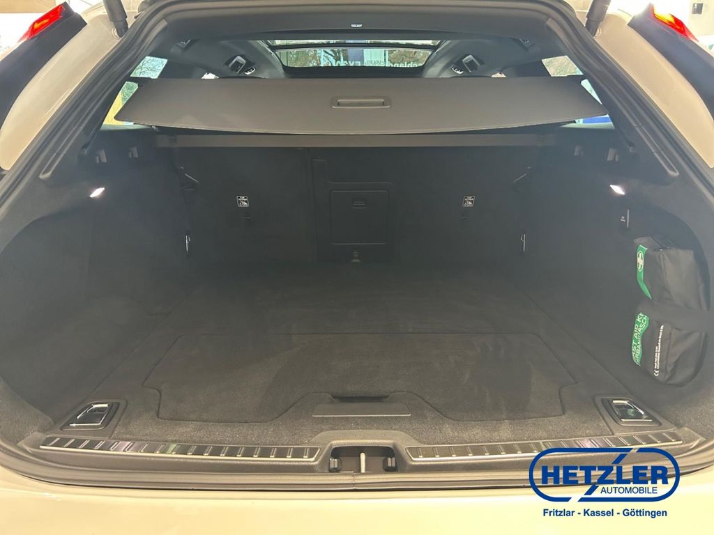 Volvo V90 Cross Country 2025