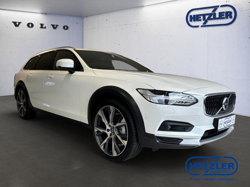 Volvo V90 Cross Country 2025