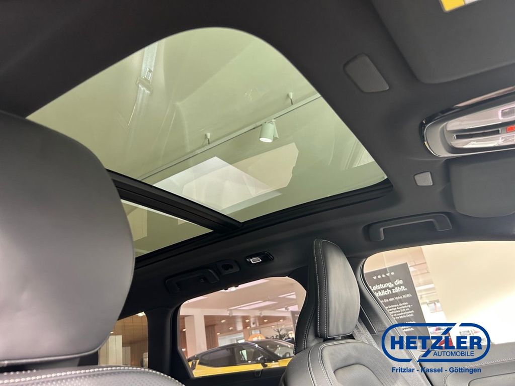 Volvo V90 Cross Country 2025