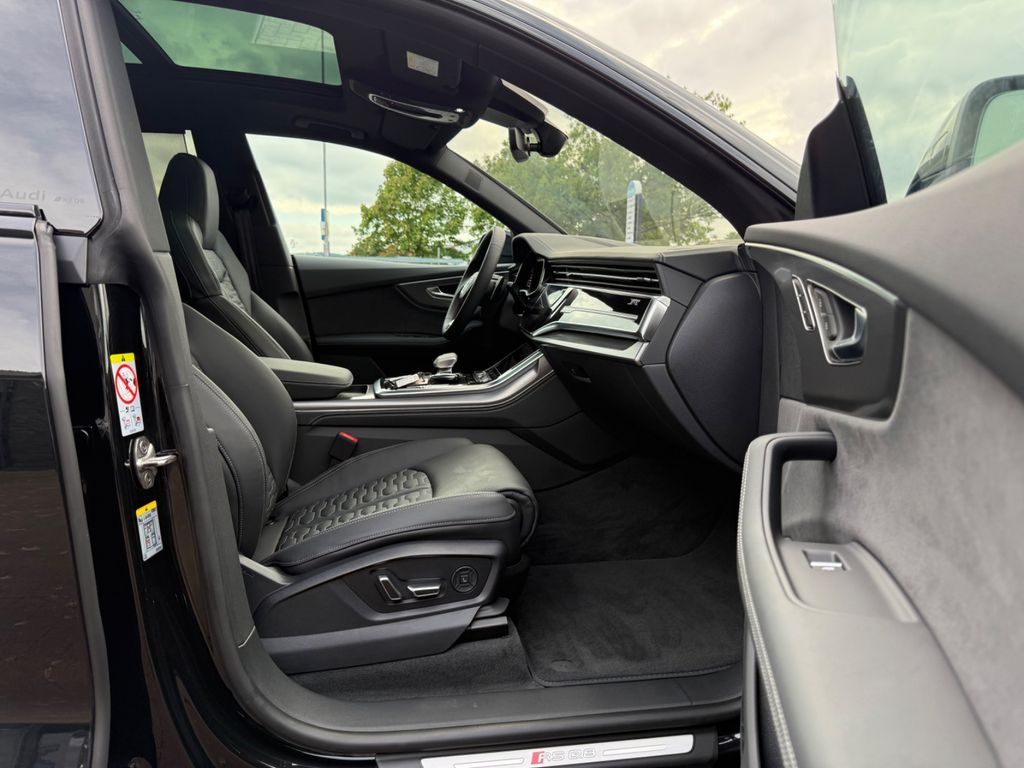 Audi RSQ8 2025