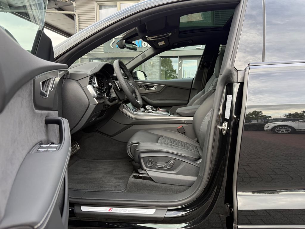 Audi RSQ8 2025