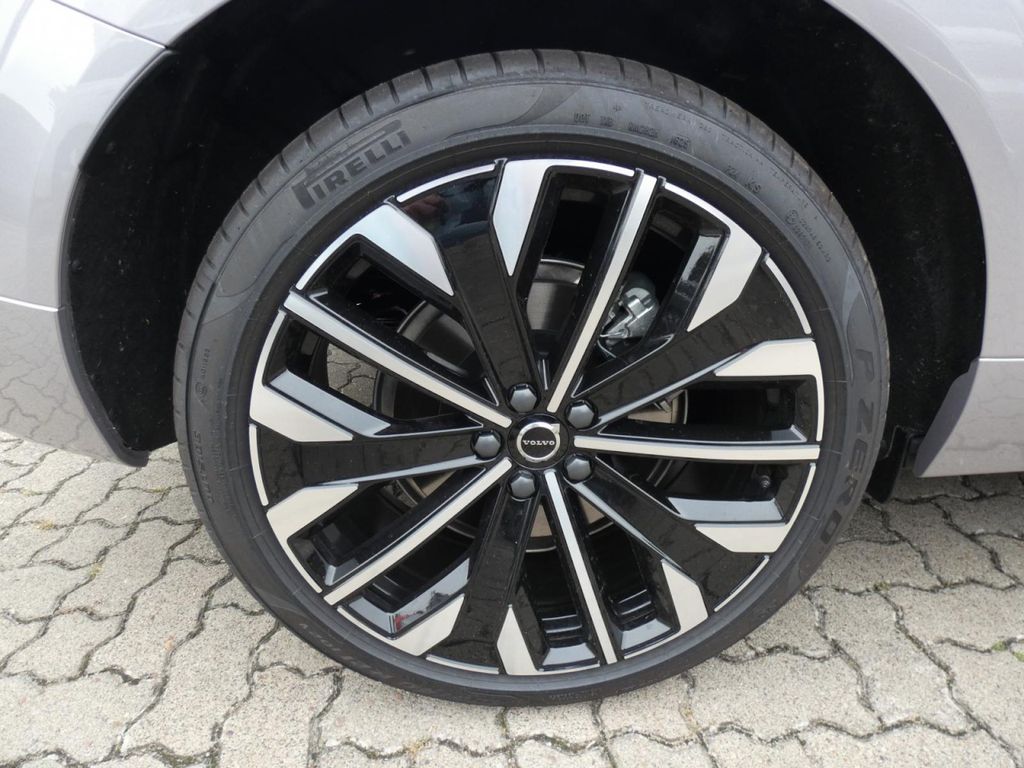 Volvo XC60 2025