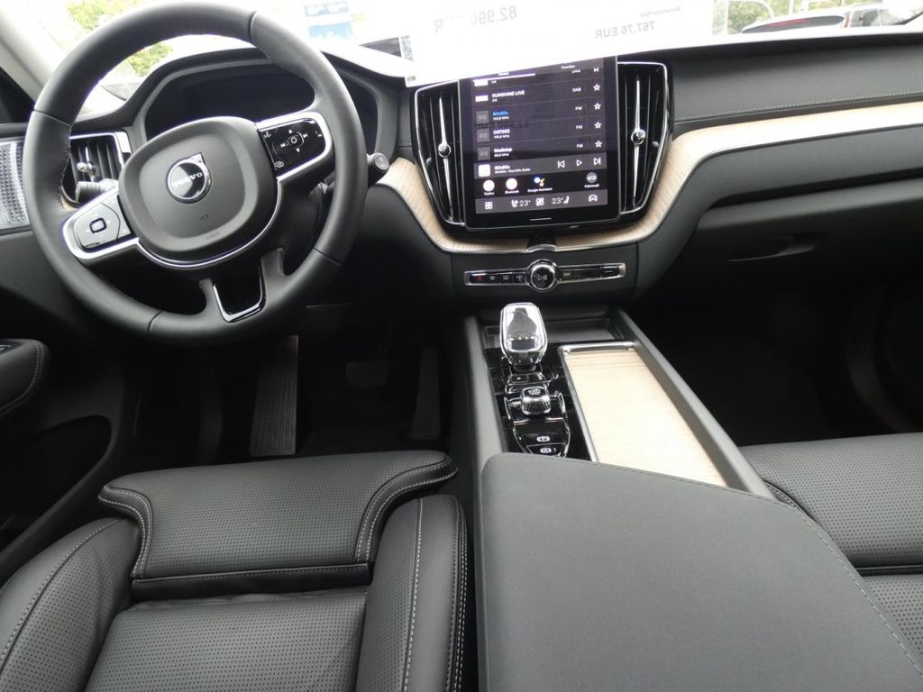 Volvo XC60 2025