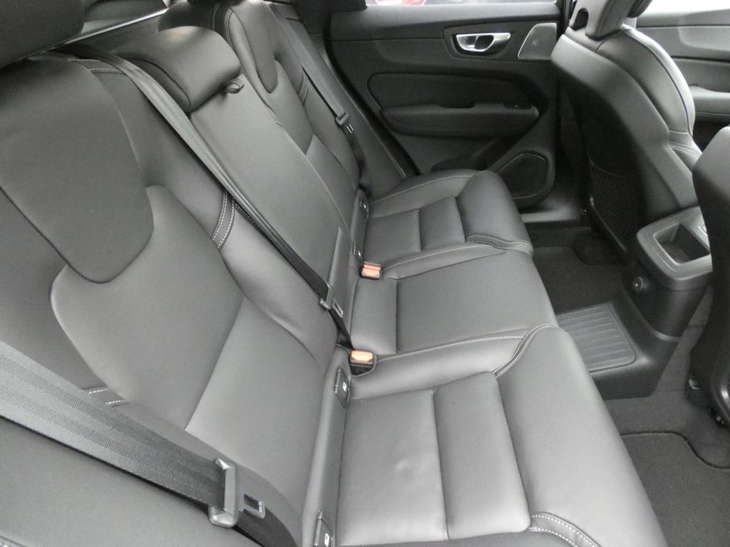 Volvo XC60 2025