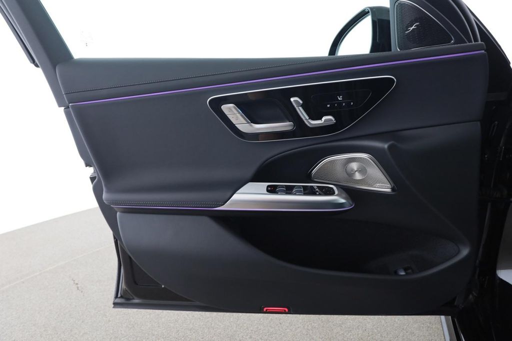 Mercedes-Benz E 300 2025