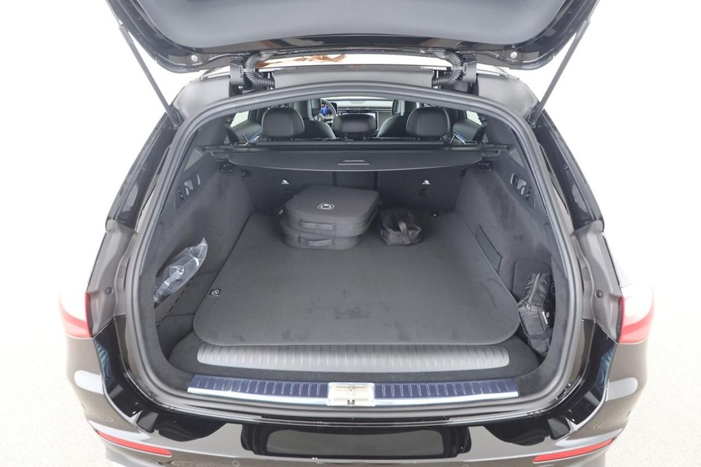 Mercedes-Benz E 300 2025