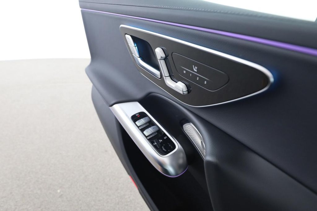 Mercedes-Benz E 300 2025