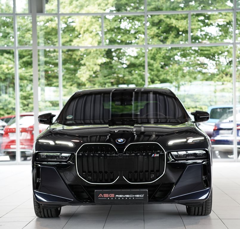 BMW i7 2025