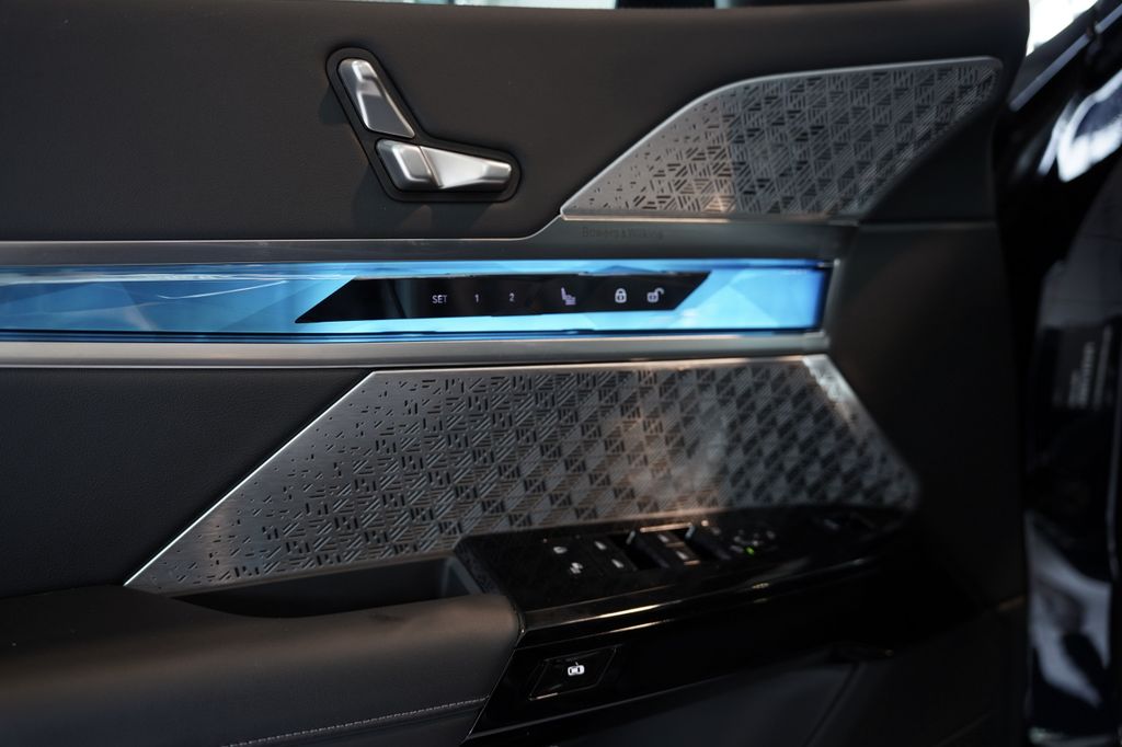BMW i7 2025