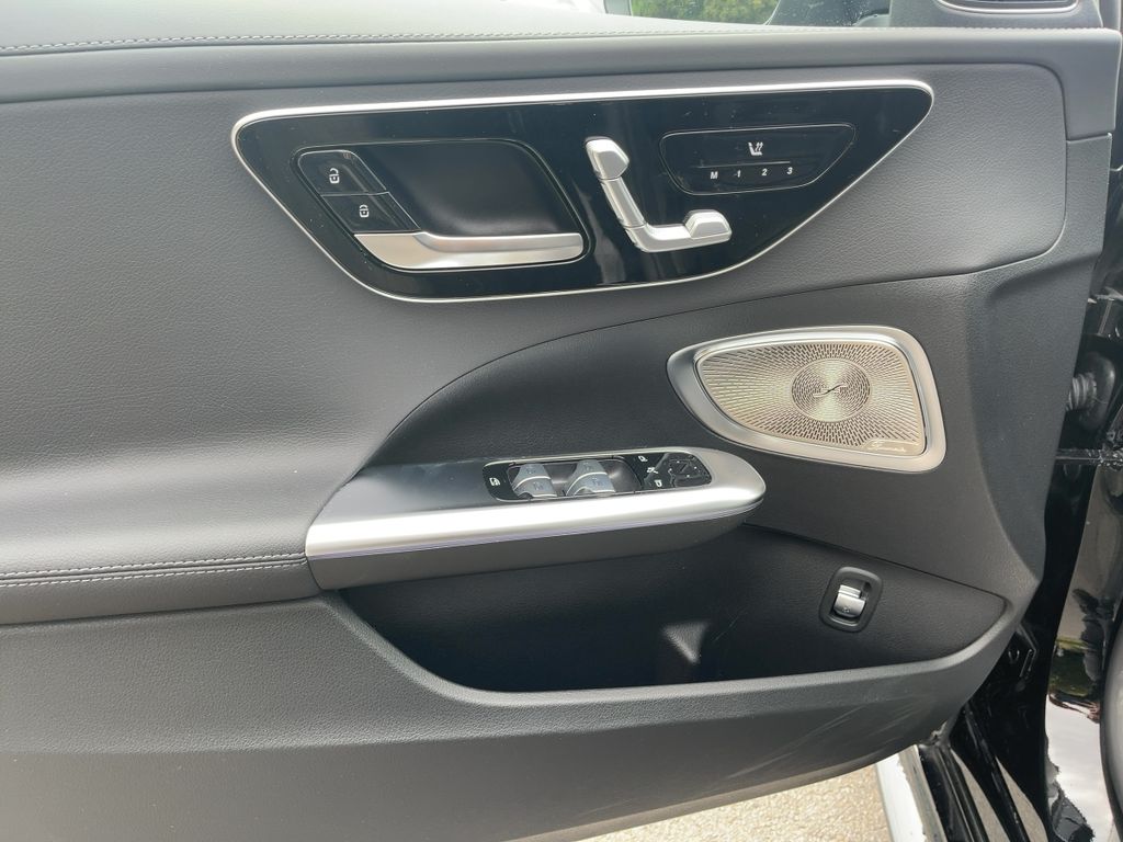 Mercedes-Benz C 300 2025