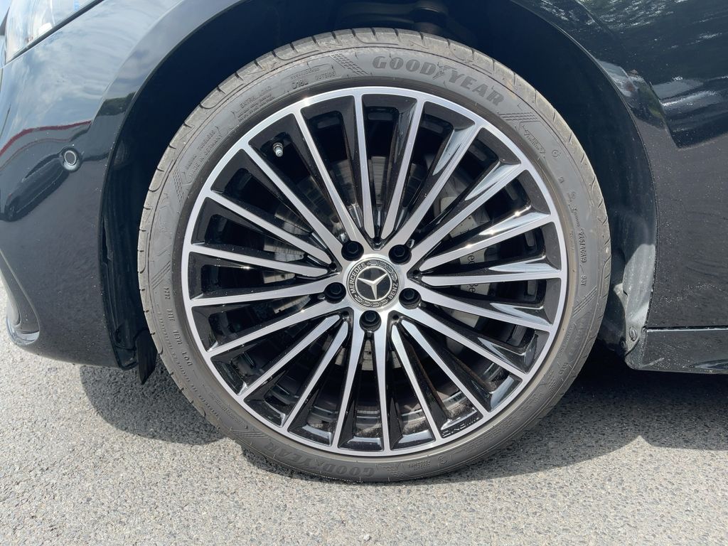 Mercedes-Benz C 300 2025