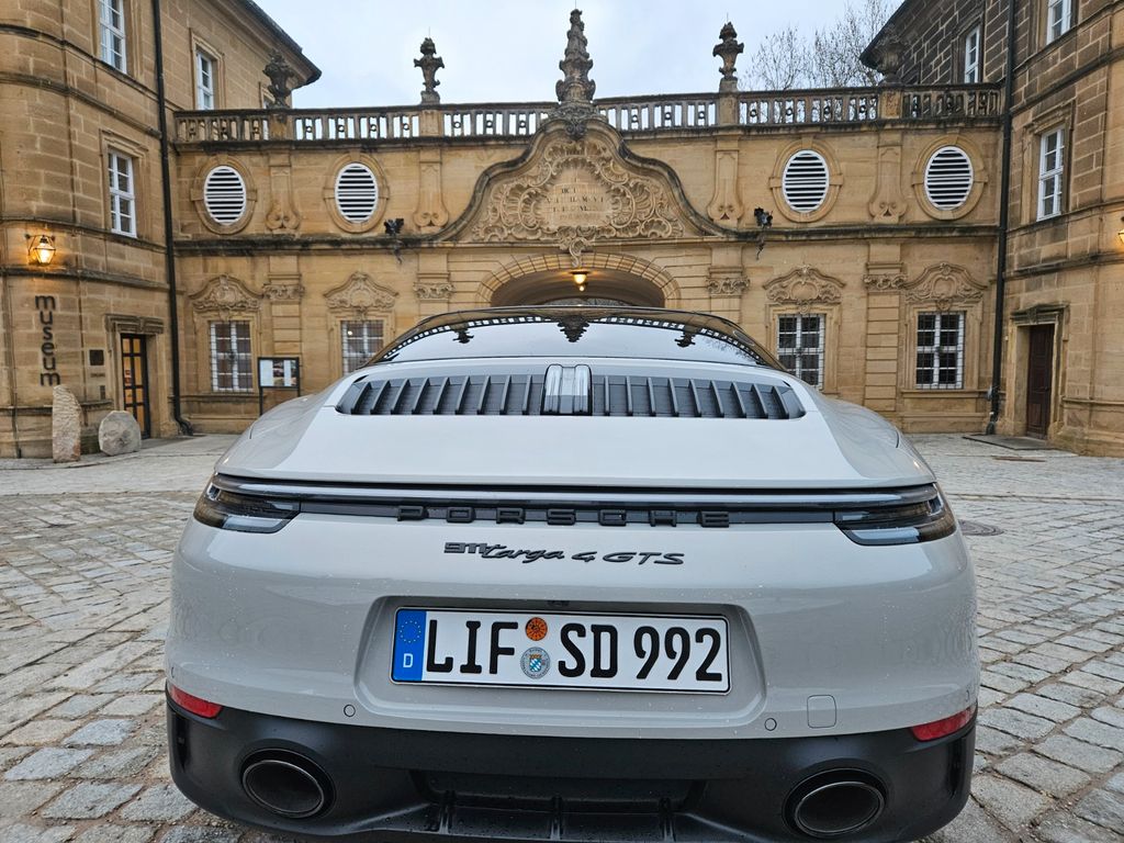 Porsche 992 2022