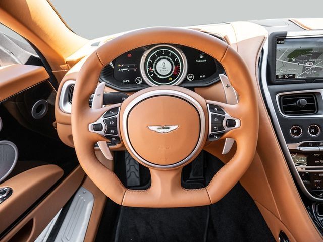 Aston Martin DB11 2023