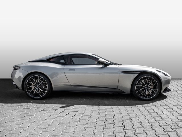 Aston Martin DB11 2023