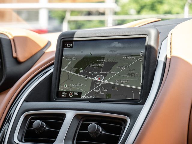 Aston Martin DB11 2023