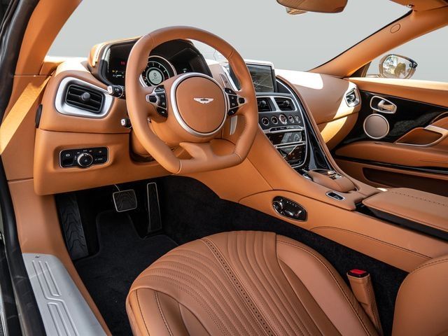 Aston Martin DB11 2023