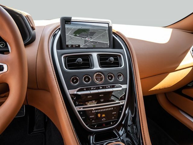 Aston Martin DB11 2023