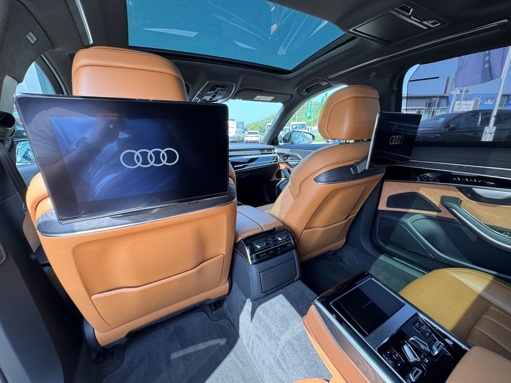 Audi A8 2022