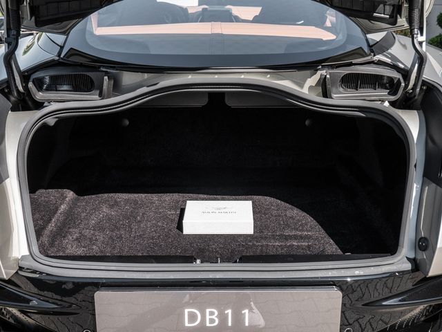 Aston Martin DB11 2023