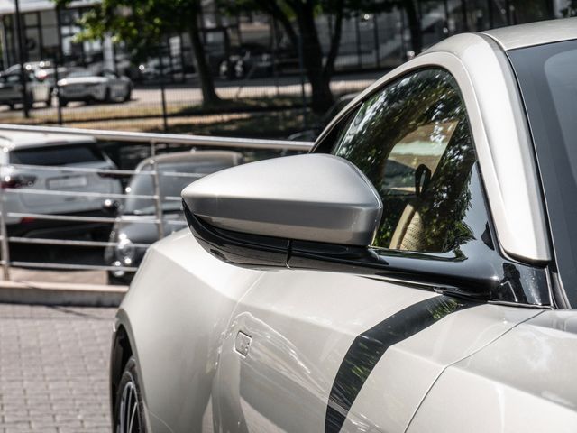 Aston Martin DB11 2023