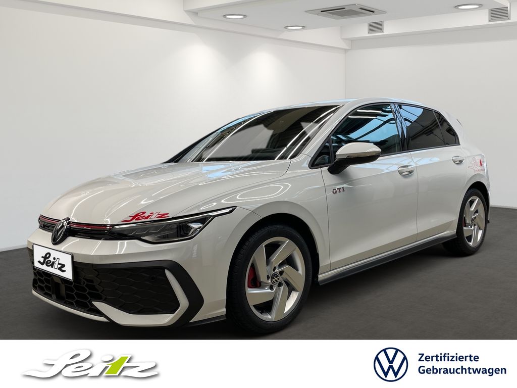 Volkswagen Golf 2025