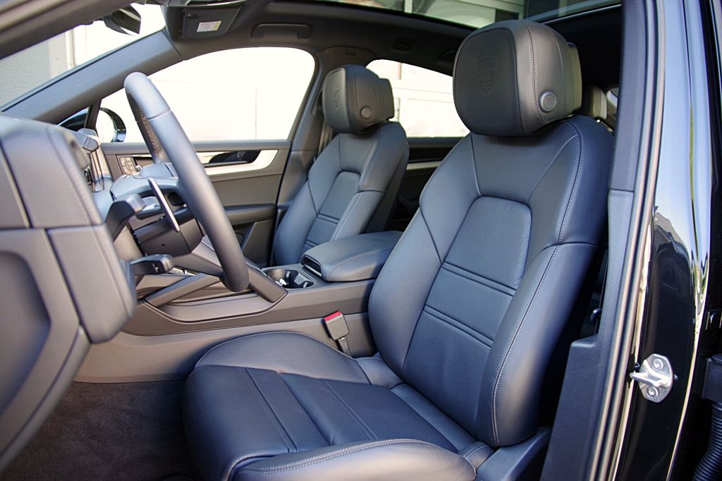 Porsche Cayenne 2025