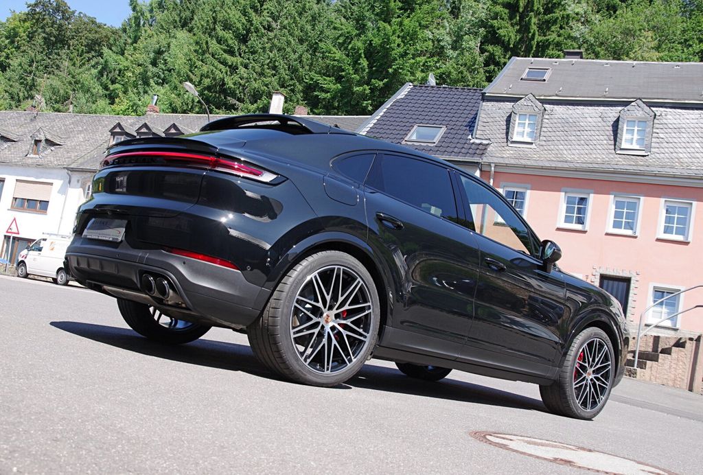 Porsche Cayenne 2025