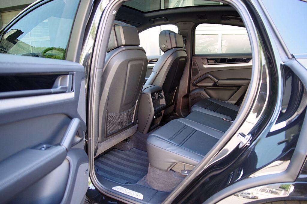 Porsche Cayenne 2025