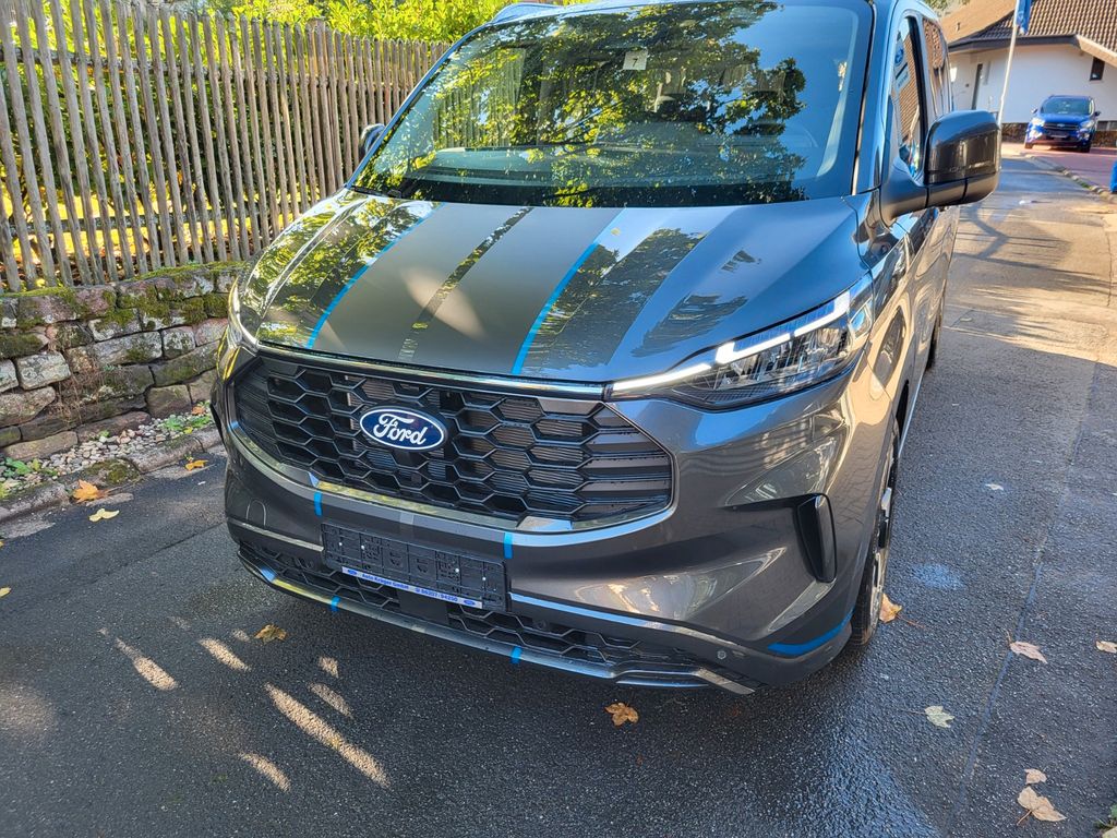 Ford Tourneo Custom 2025