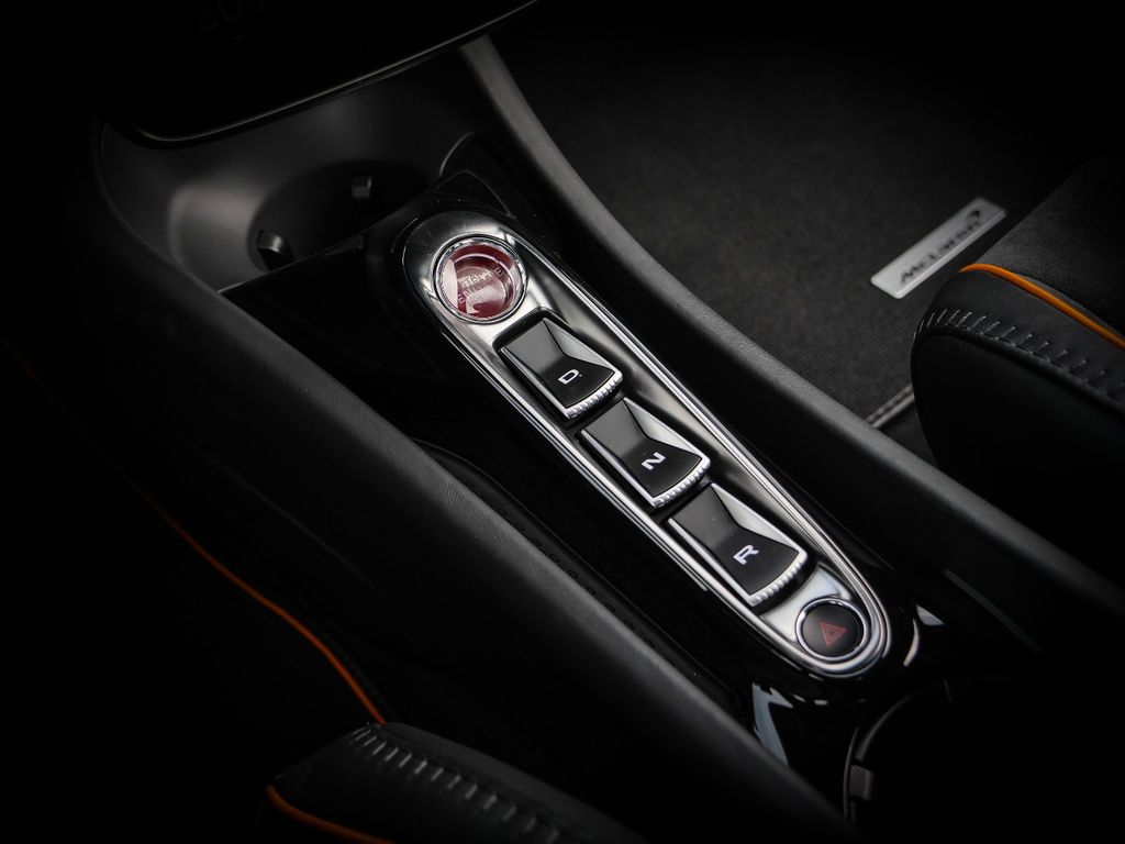 McLaren Artura 2023