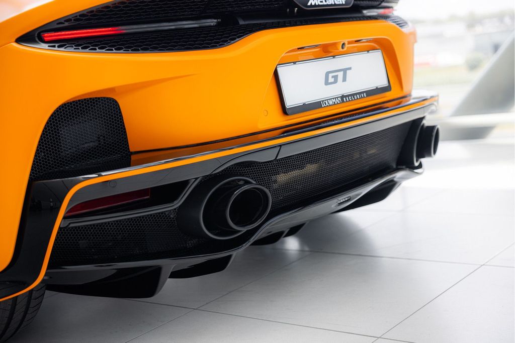 McLaren GT 2025