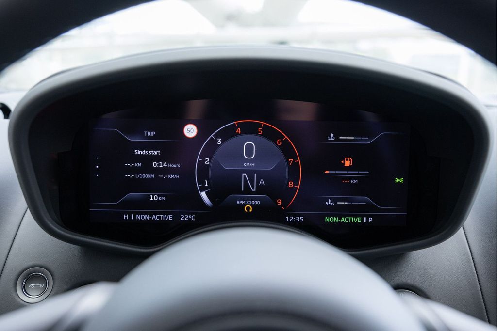 McLaren GT 2025