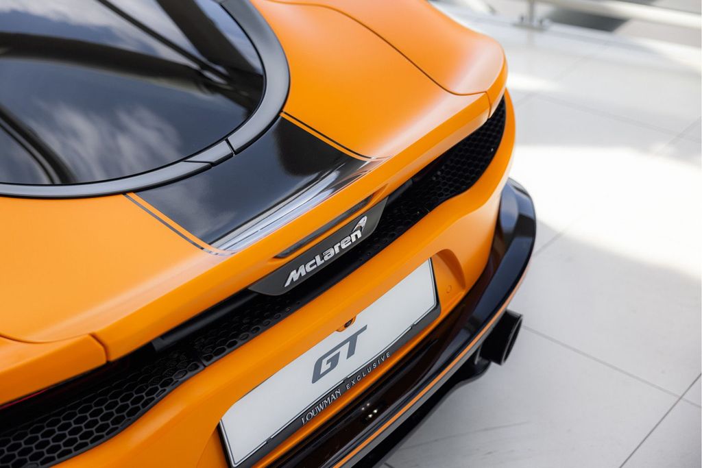 McLaren GT 2025