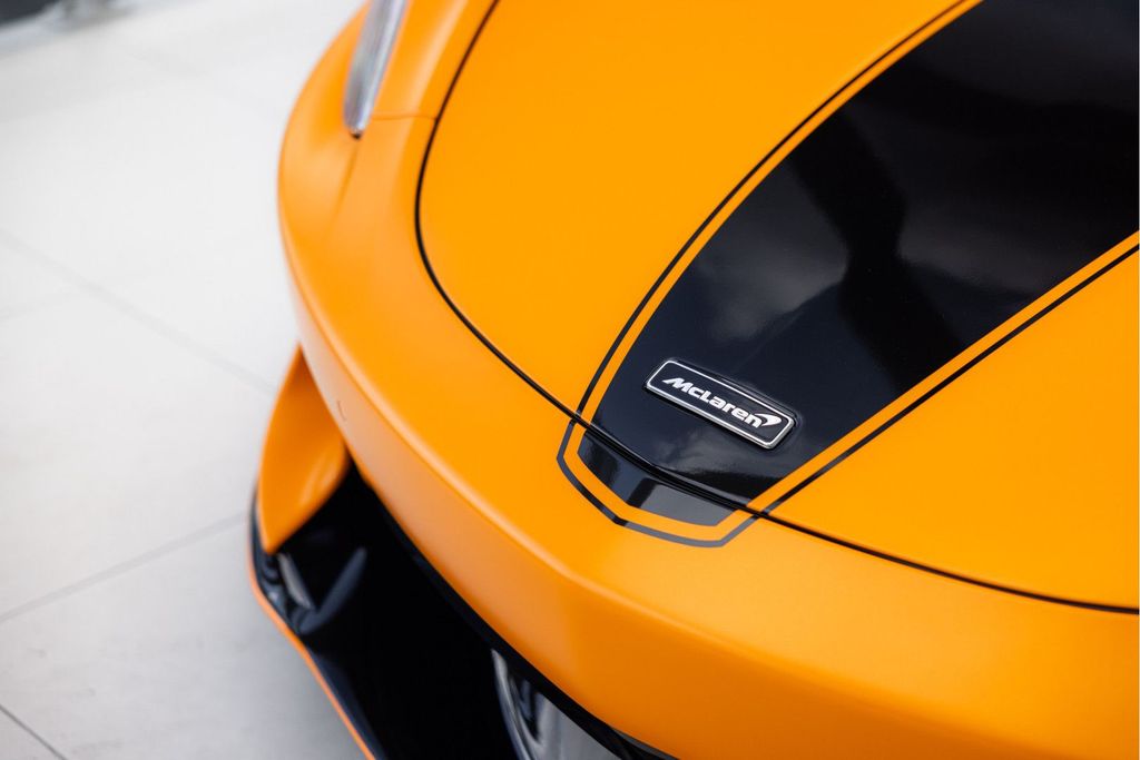 McLaren GT 2025