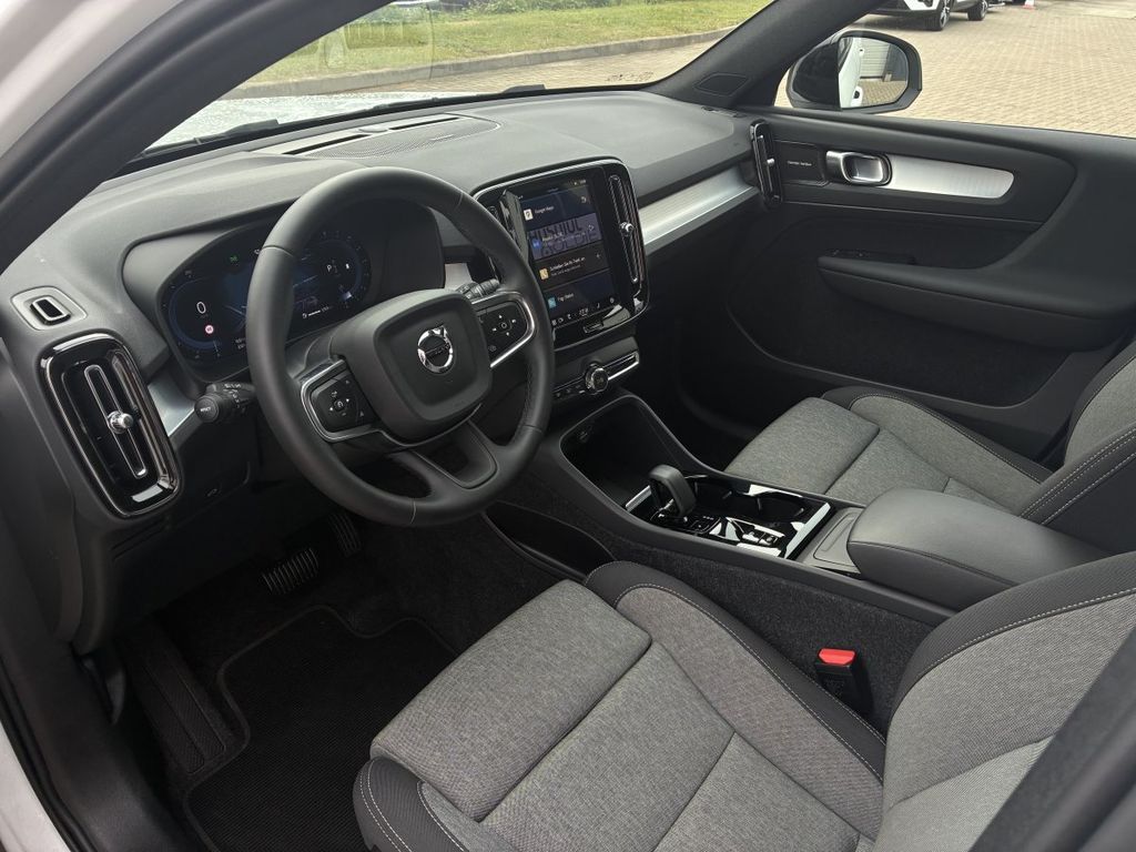 Volvo XC40 2024
