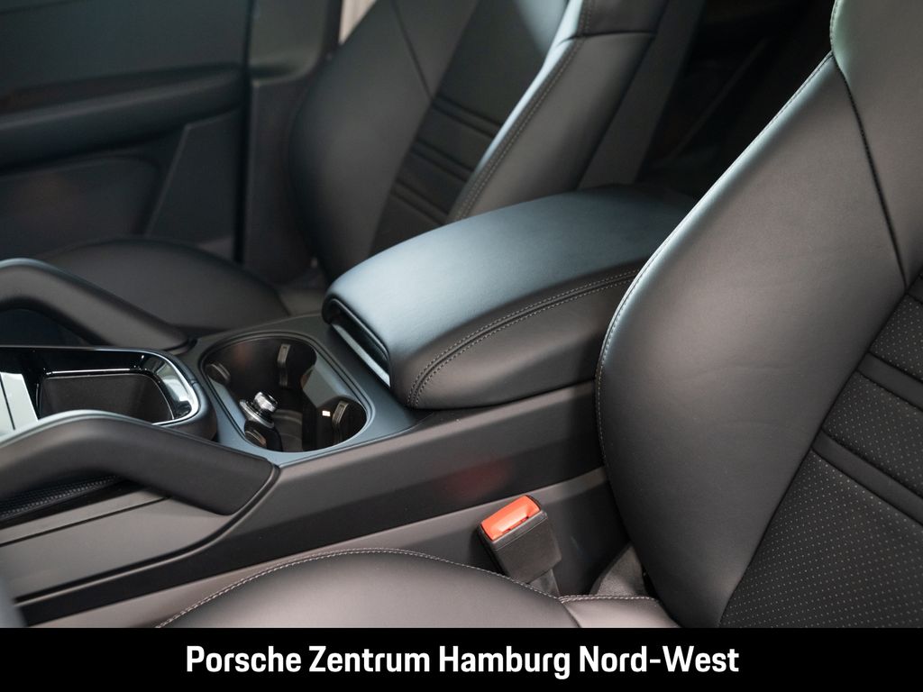 Porsche Cayenne 2025