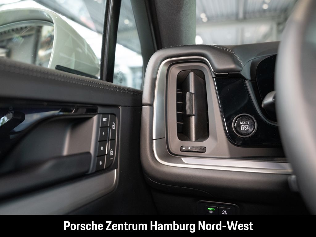 Porsche Cayenne 2025