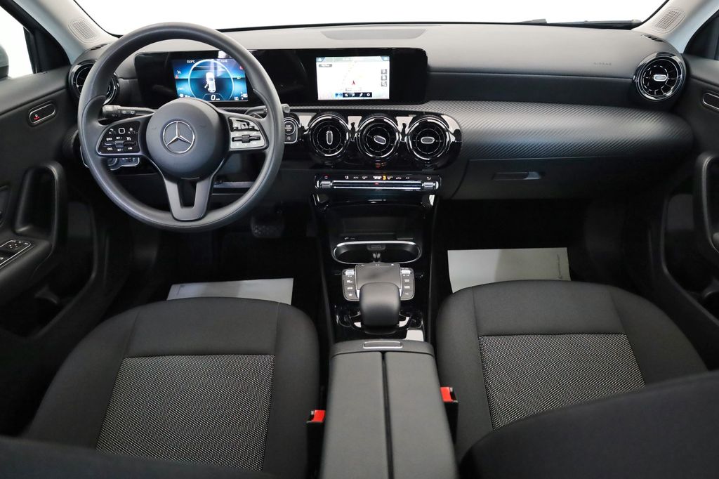Mercedes-Benz A 200 2021
