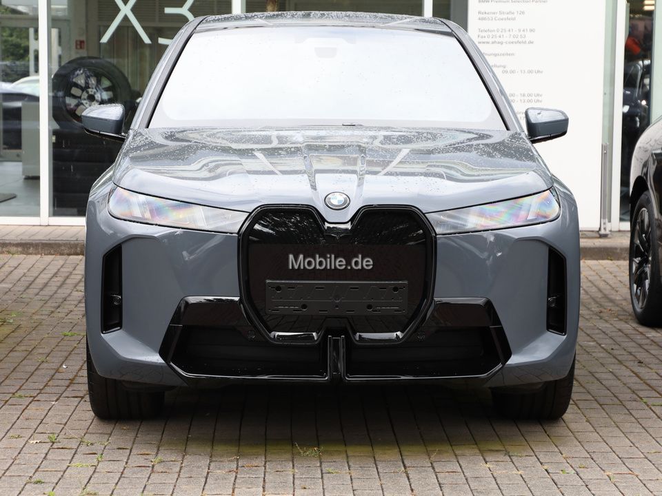 BMW iX