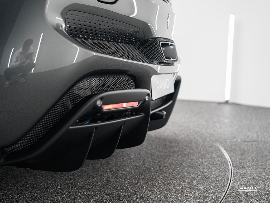 Ferrari 296 GTB 2025