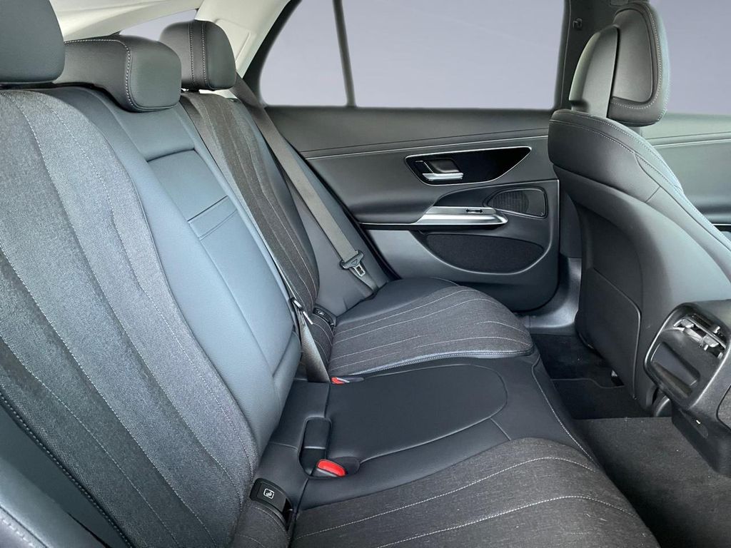 Mercedes-Benz E 220 2024