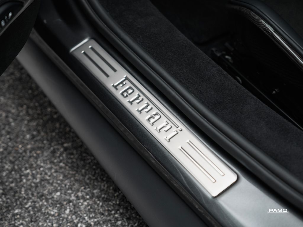 Ferrari 296 GTB 2025