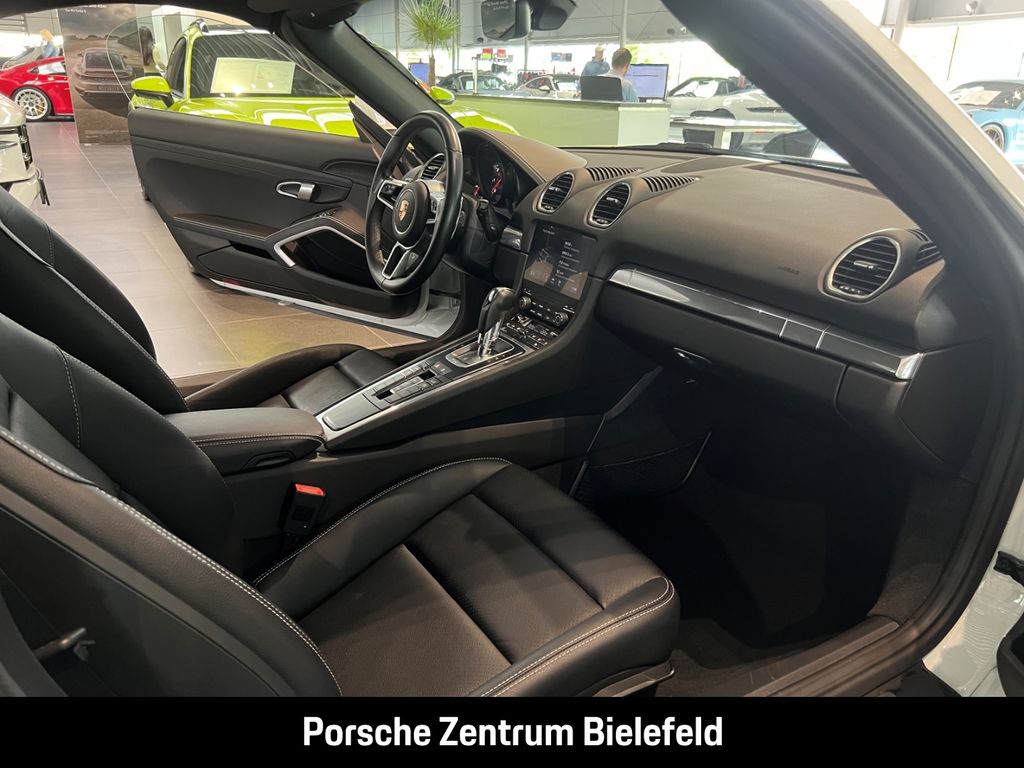 Porsche Boxster 2024