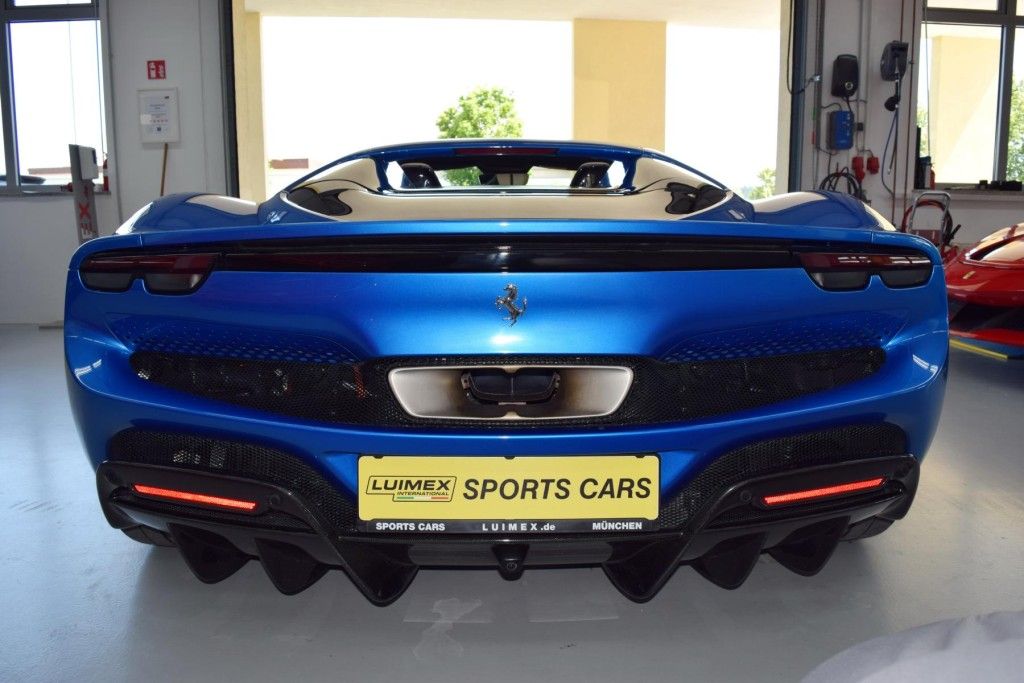 Ferrari 296 GTS 2022