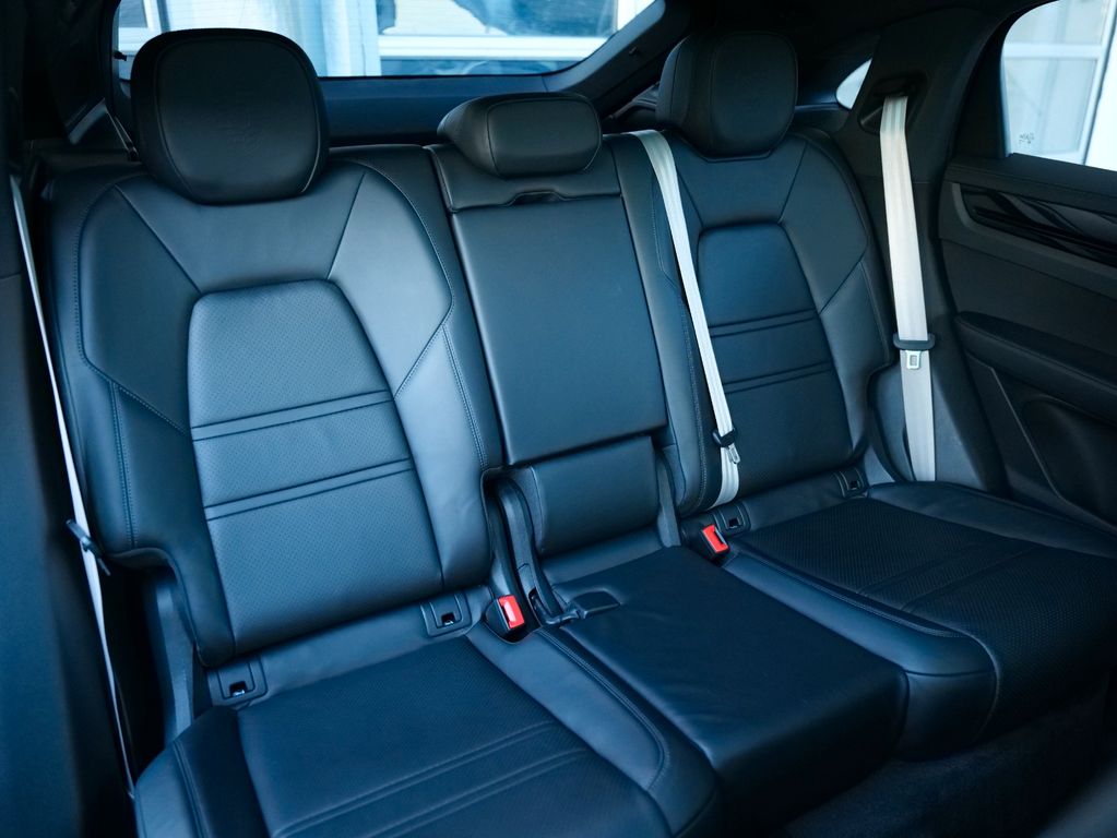 Porsche Cayenne 2022