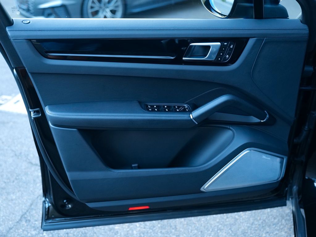 Porsche Cayenne 2022